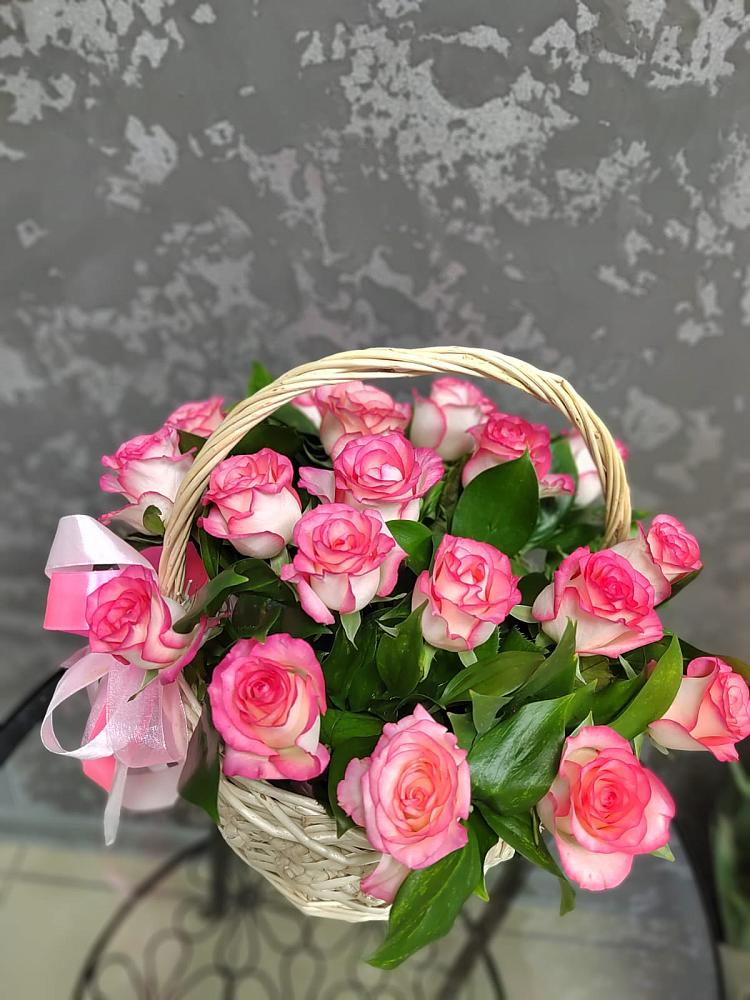 Цветочная композиция из Розы в корзине в Шкотово