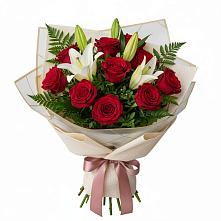 Букет цветов из:  Лилии и Розы в Шкотово