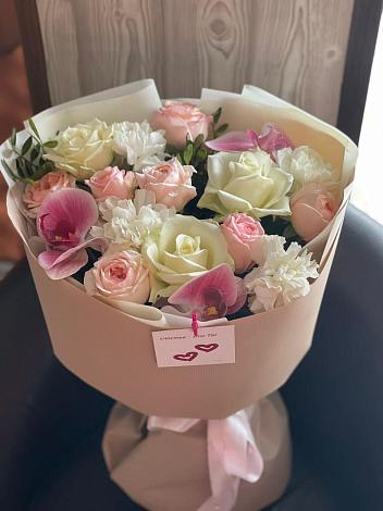 Букет цветов из: Орхидеи, Розы и Гвоздики в Шкотово
