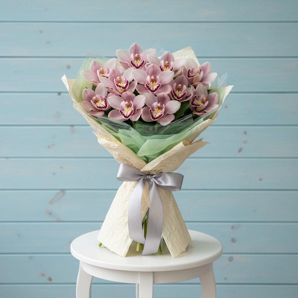 Букет цветов из: Орхидеи и Розы в Шкотово