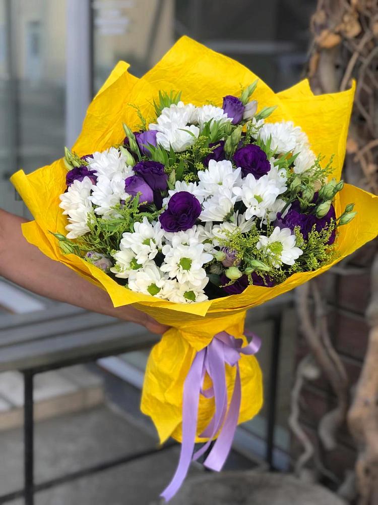 Букет цветов из: Ирисы, Хризантемы и Ромашки в Шкотово