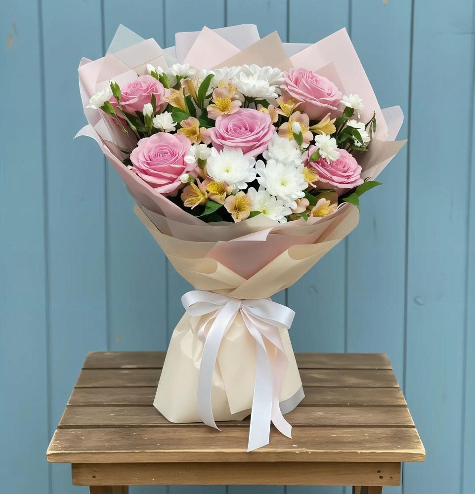 Букет цветов из: Гвоздики, Орхидеи и Розы в Шкотово