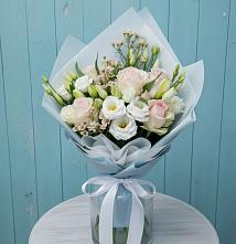 Букет цветов из:  Розы и Лизиантусы в Шкотово