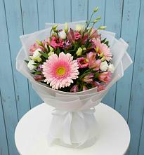 Букет цветов из:  Герберы, Альстромерии и Лизиантусы в Шкотово