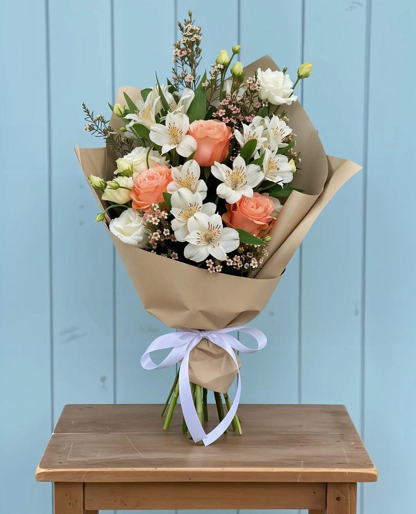 Букет цветов из: Альстромерии, Лизиантусы, Розы и Хризантемы в Шкотово