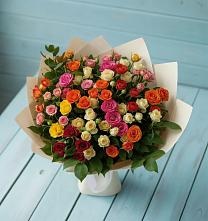 Букет Микс из разноцветных кустовых роз в Шкотово