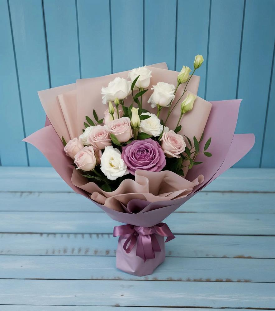 Букет цветов из: Розы и Лизиантусы в Шкотово